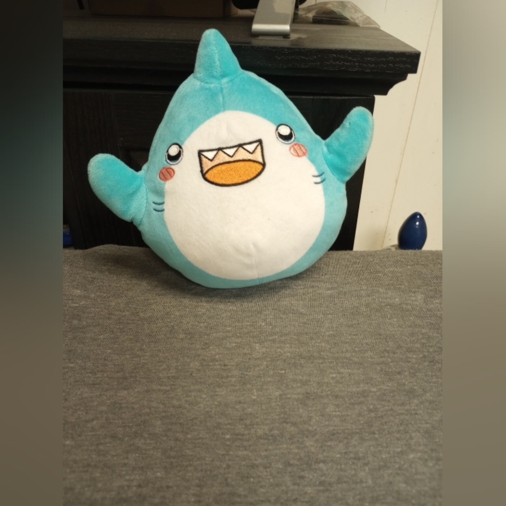 Lanky Box Thicc Shark Plush Animal 8"